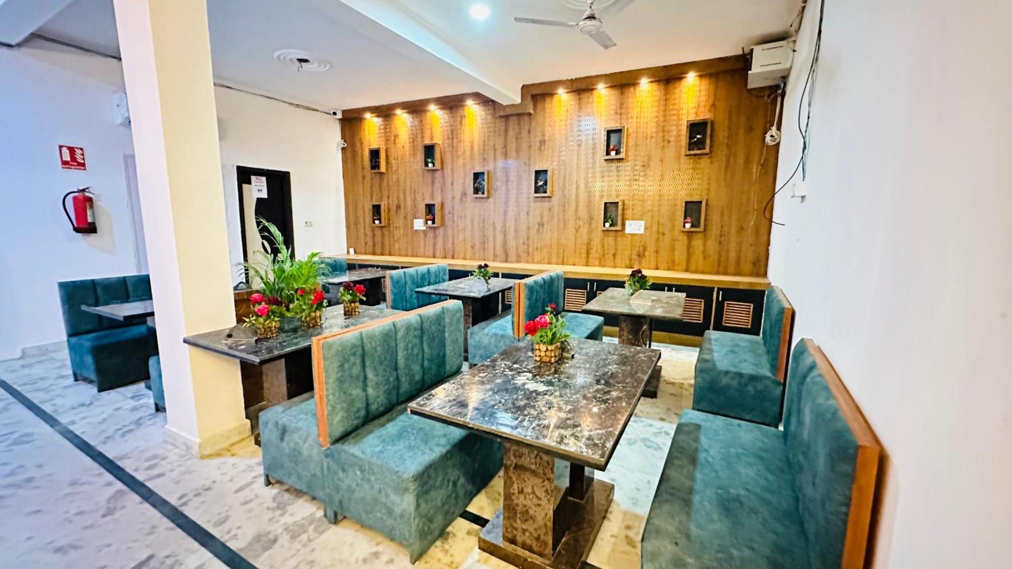 Hotel Vvs Near Delhi Airport Nové Dillí Exteriér fotografie